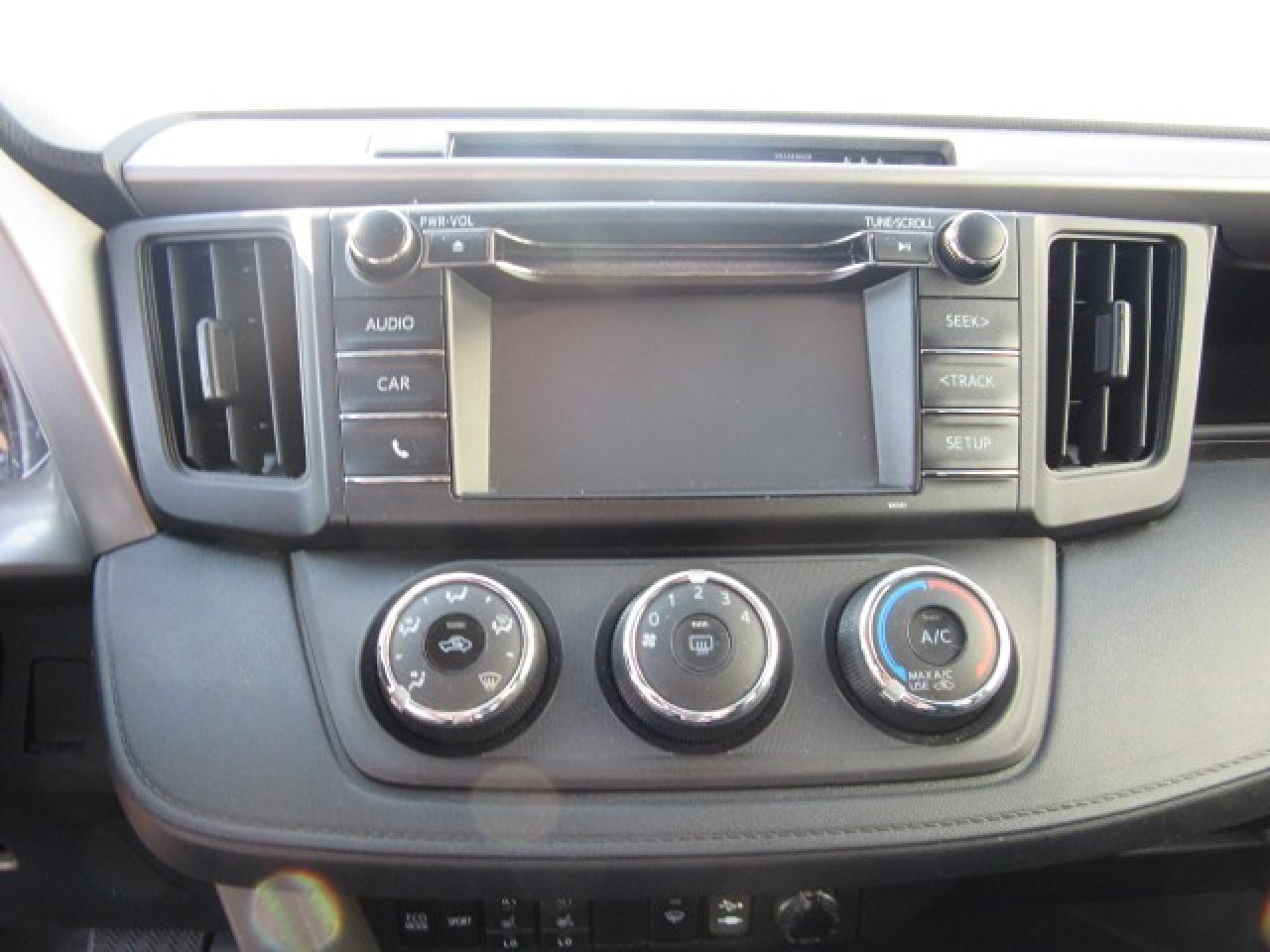 2018 Toyota RAV4 LE Photo