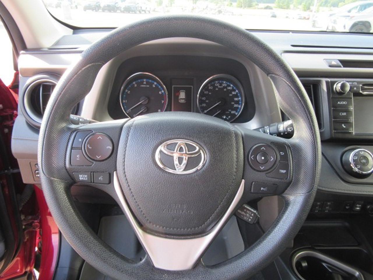 2018 Toyota RAV4 LE Photo