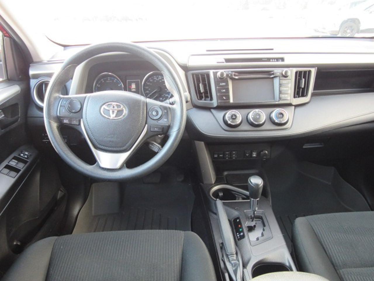 2018 Toyota RAV4 LE Photo