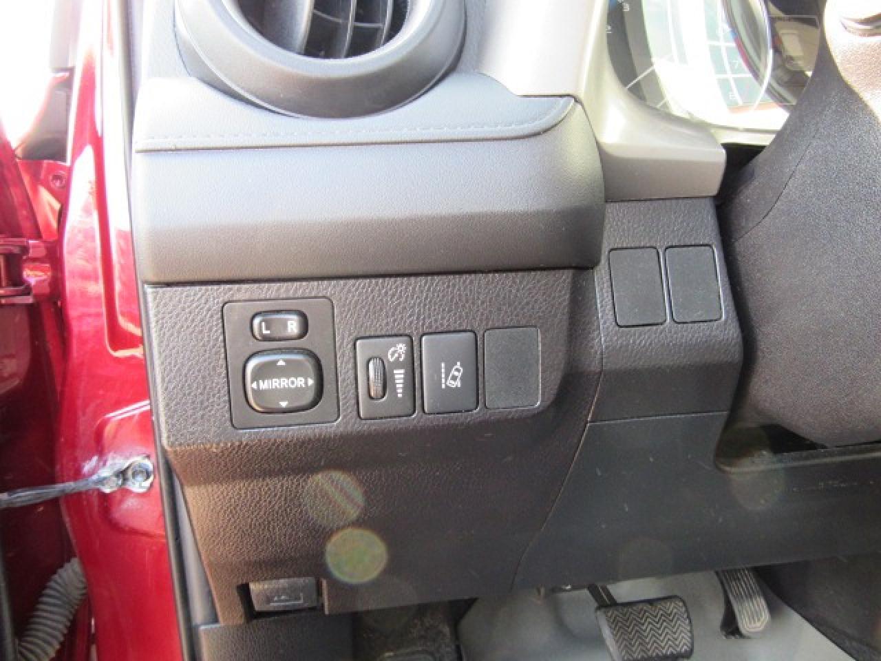 2018 Toyota RAV4 LE Photo