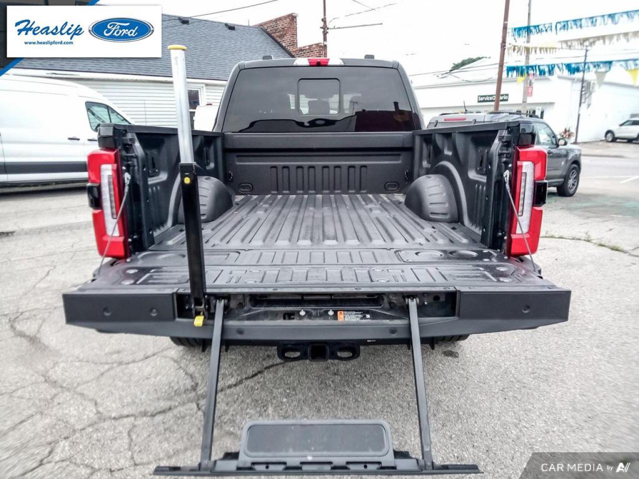2023 Ford F-250 Super Duty SRW Platinum Photo5