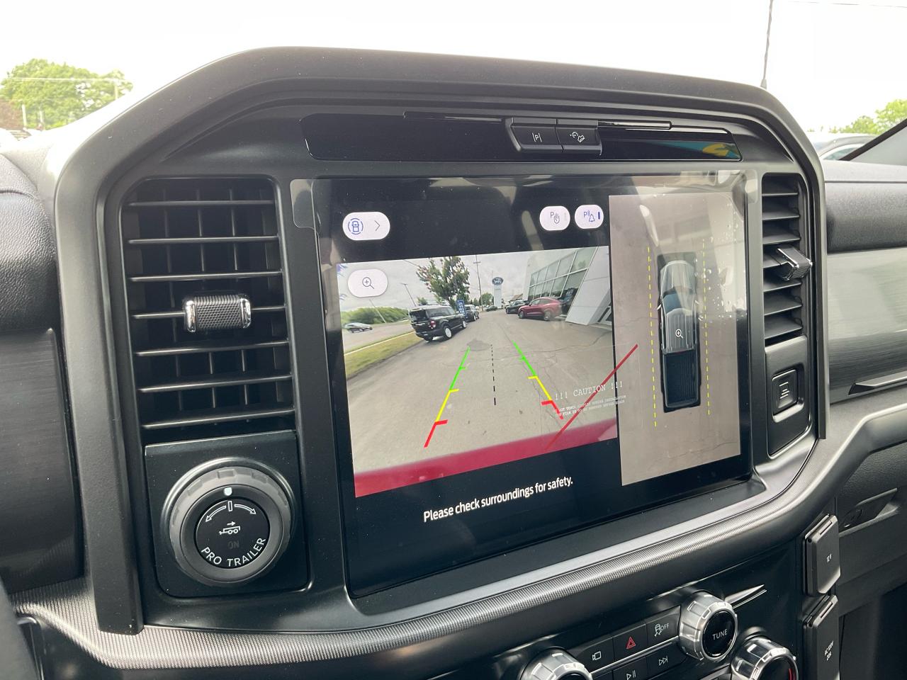 2025 Ford F-150 Lariat Photo5