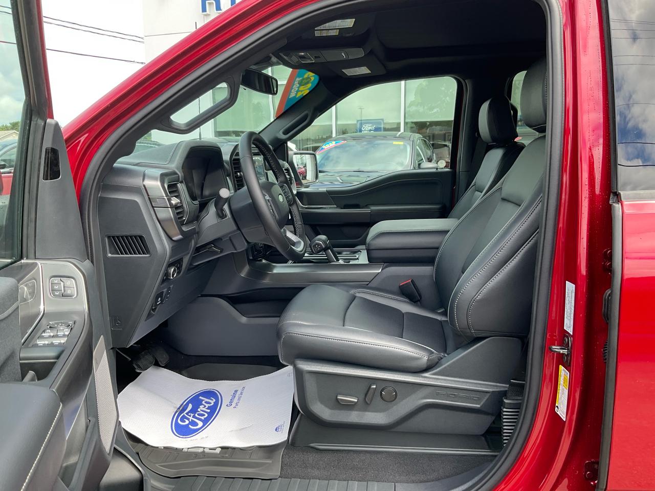 2025 Ford F-150 Lariat Photo5