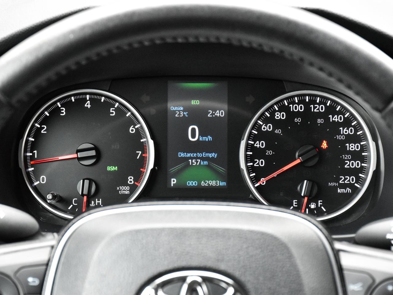 2021 Toyota RAV4 XLE Premium / LEATHER / SUNROOF / ONE OWNER / AWD - Photo #18