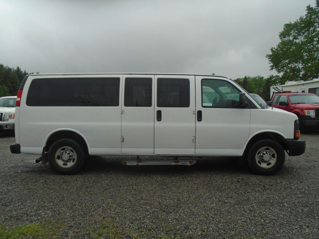 Used 2014 Chevrolet Express Passenger 15 PASSANGER RWD 3500 155  LS w-1LS for sale in Fenwick, ON