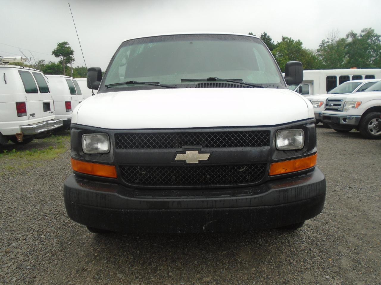 2014 Chevrolet Express Passenger 15 PASSANGER RWD 3500 155  LS w-1LS - Photo #2