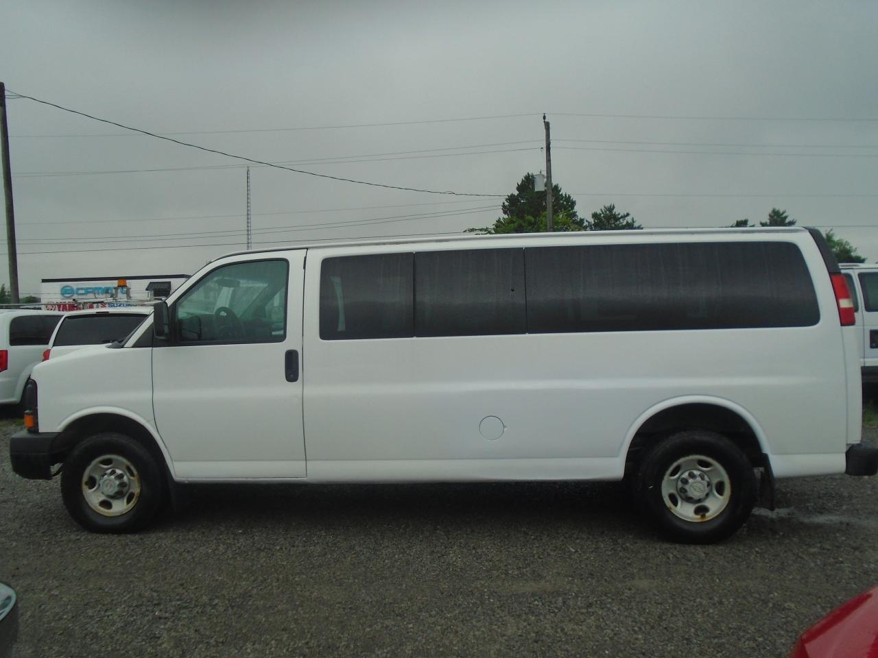2014 Chevrolet Express Passenger 15 PASSANGER RWD 3500 155  LS w-1LS - Photo #3