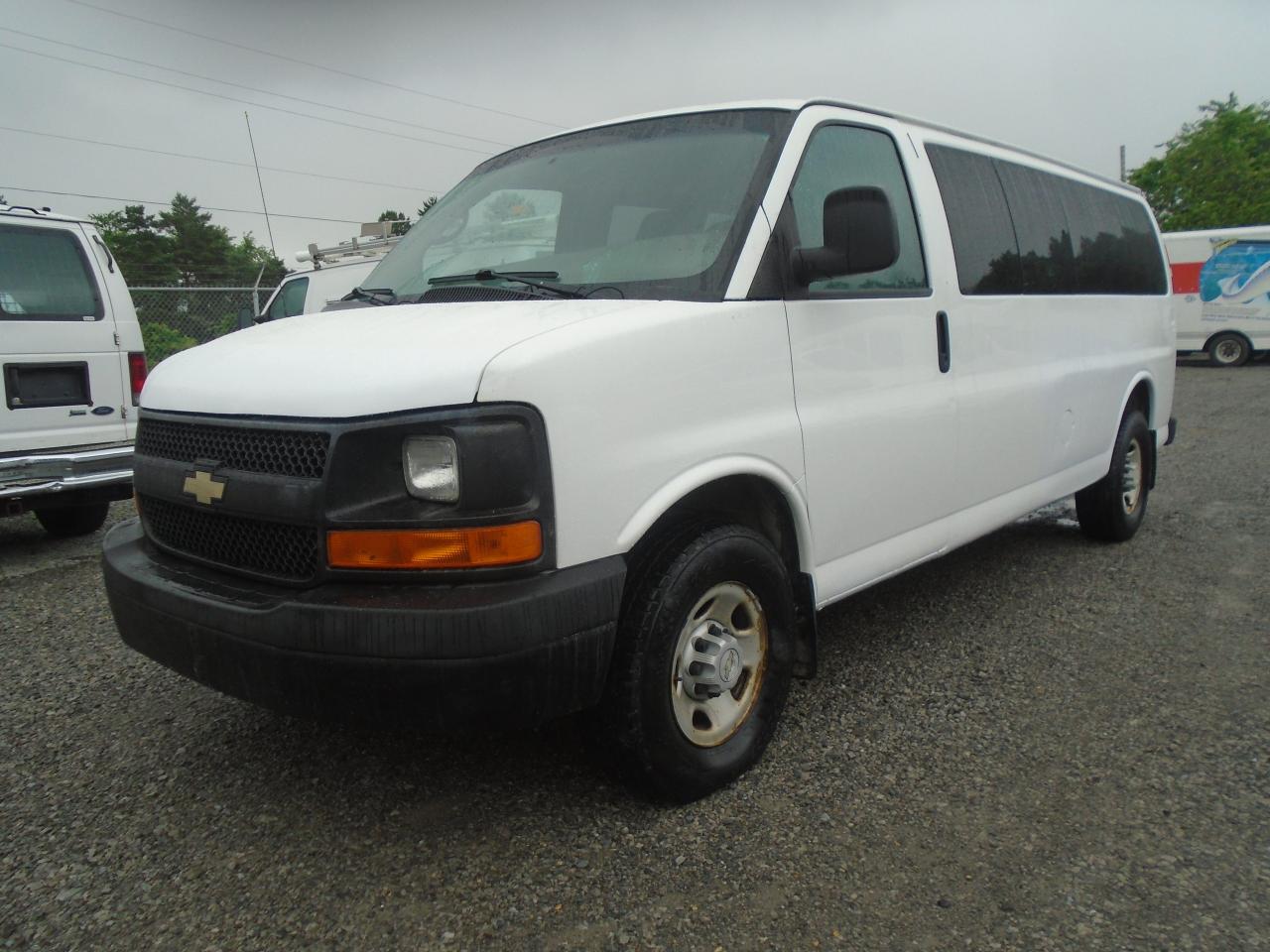 2014 Chevrolet Express Passenger 15 PASSANGER RWD 3500 155  LS w-1LS - Photo #5