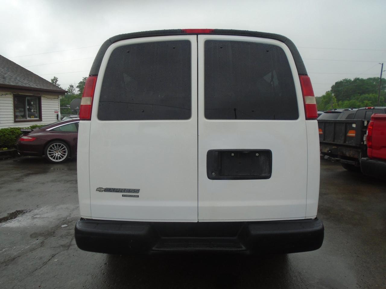 2014 Chevrolet Express Passenger 15 PASSANGER RWD 3500 155  LS w-1LS - Photo #4