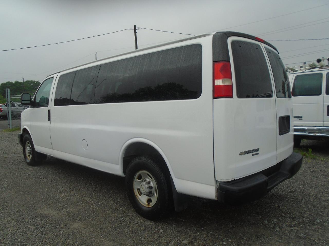 2014 Chevrolet Express Passenger 15 PASSANGER RWD 3500 155  LS w-1LS - Photo #8
