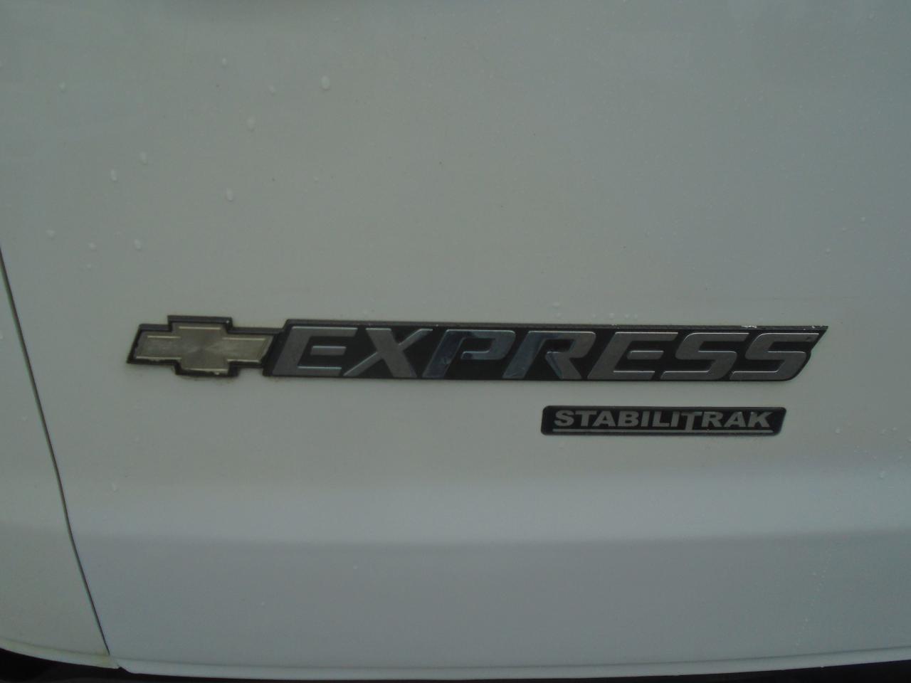 2014 Chevrolet Express Passenger 15 PASSANGER RWD 3500 155  LS w-1LS - Photo #32