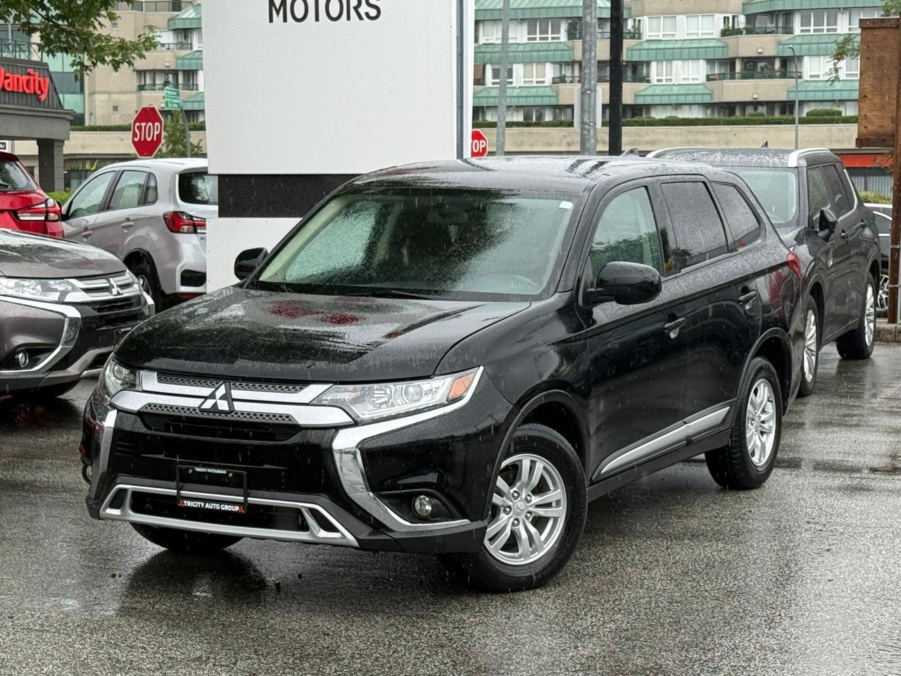 Used 2020 Mitsubishi Outlander ES - No Accidents, Apple CarPlay, Android Auto for sale in Coquitlam, BC