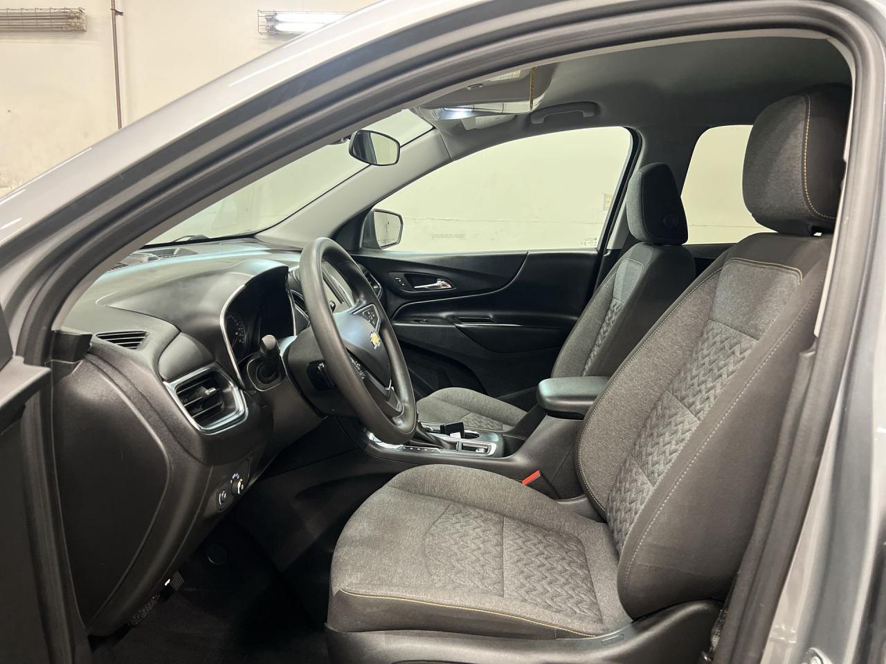 2023 Chevrolet Equinox LT AWD| HTD SEATS| CARPLAY| REAR CAM Photo