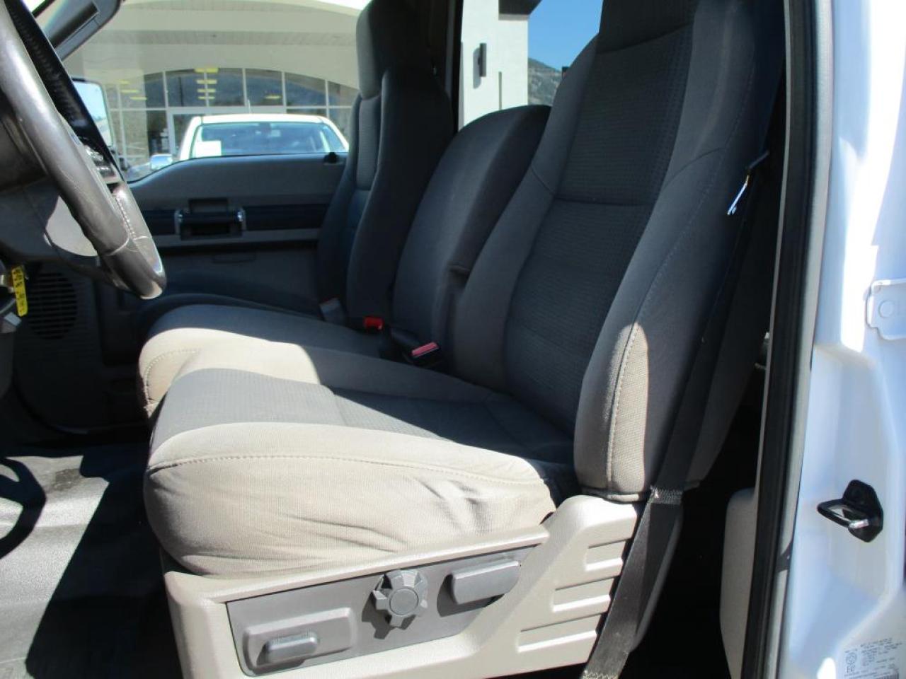 2010 Ford F-350 SD XLT CREW CAB 4X4 Photo11