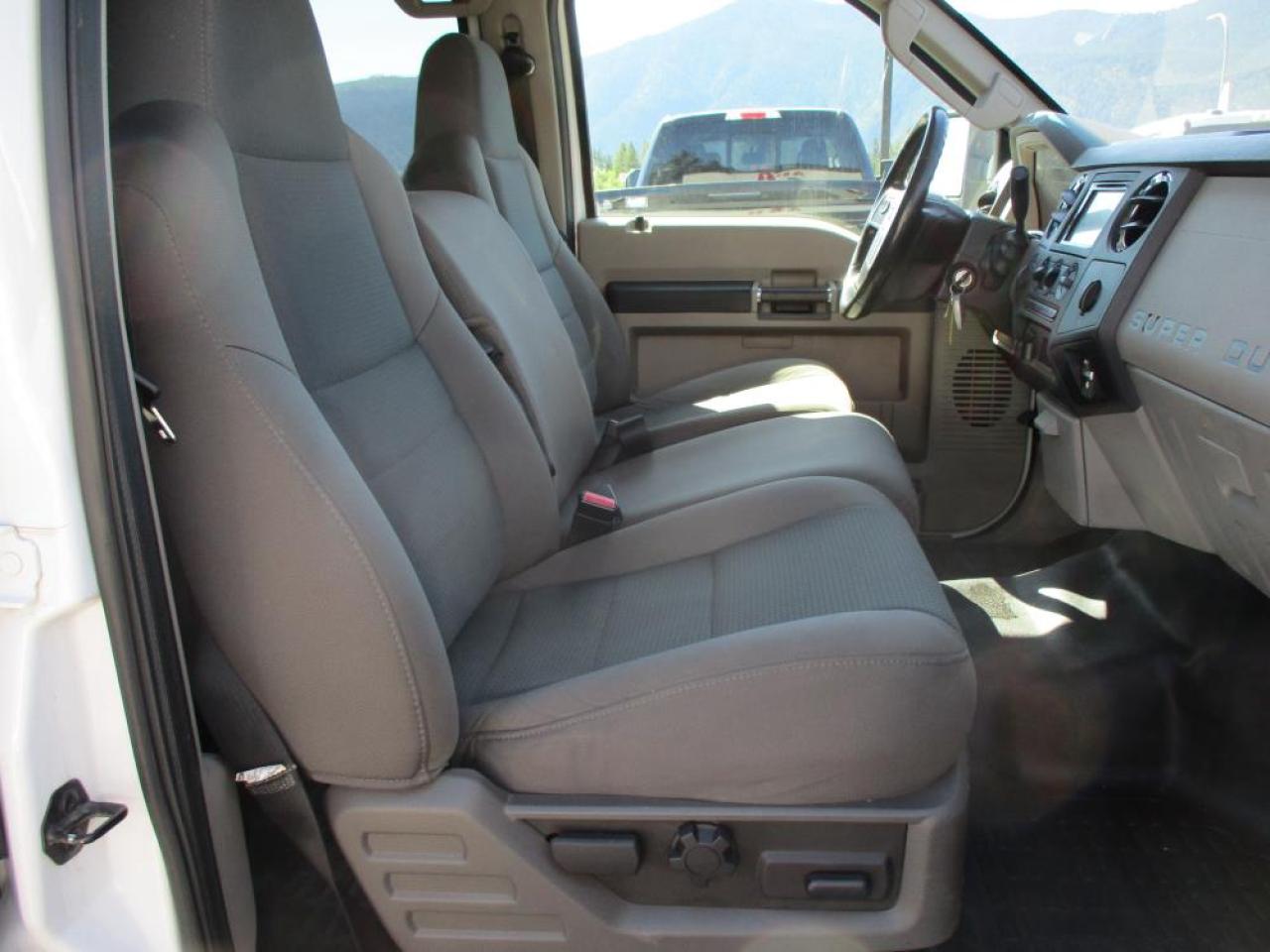 2010 Ford F-350 SD XLT CREW CAB 4X4 Photo12