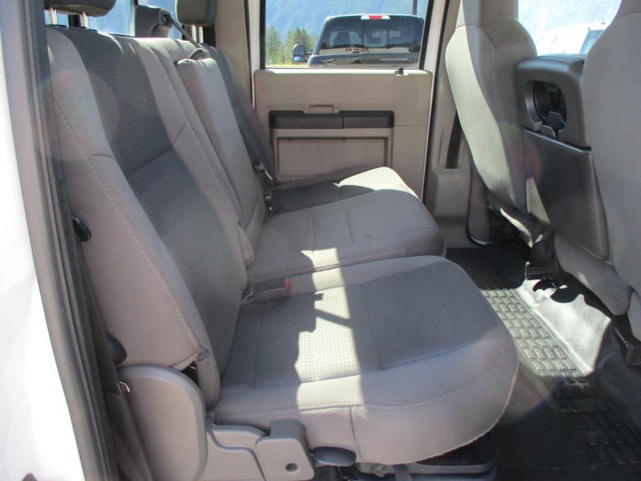 2010 Ford F-350 SD XLT CREW CAB 4X4 Photo13