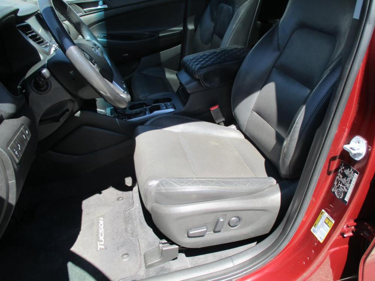 2017 Hyundai Tucson LIMITED AWD Photo12