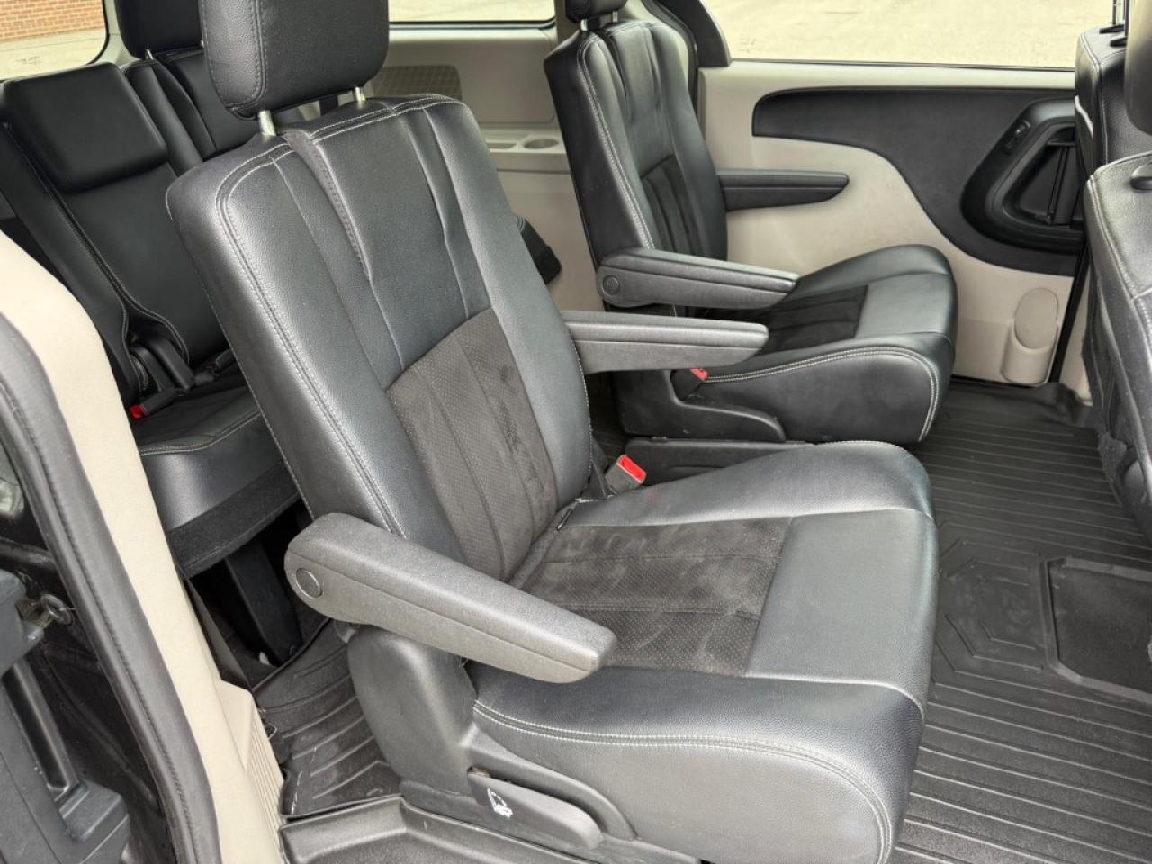 2016 Dodge Grand Caravan SXT PREMIUM PLUS| SUNROOF|NAVI|BACK-UP CAM|ALL POWER OPTIONS| - Photo #17