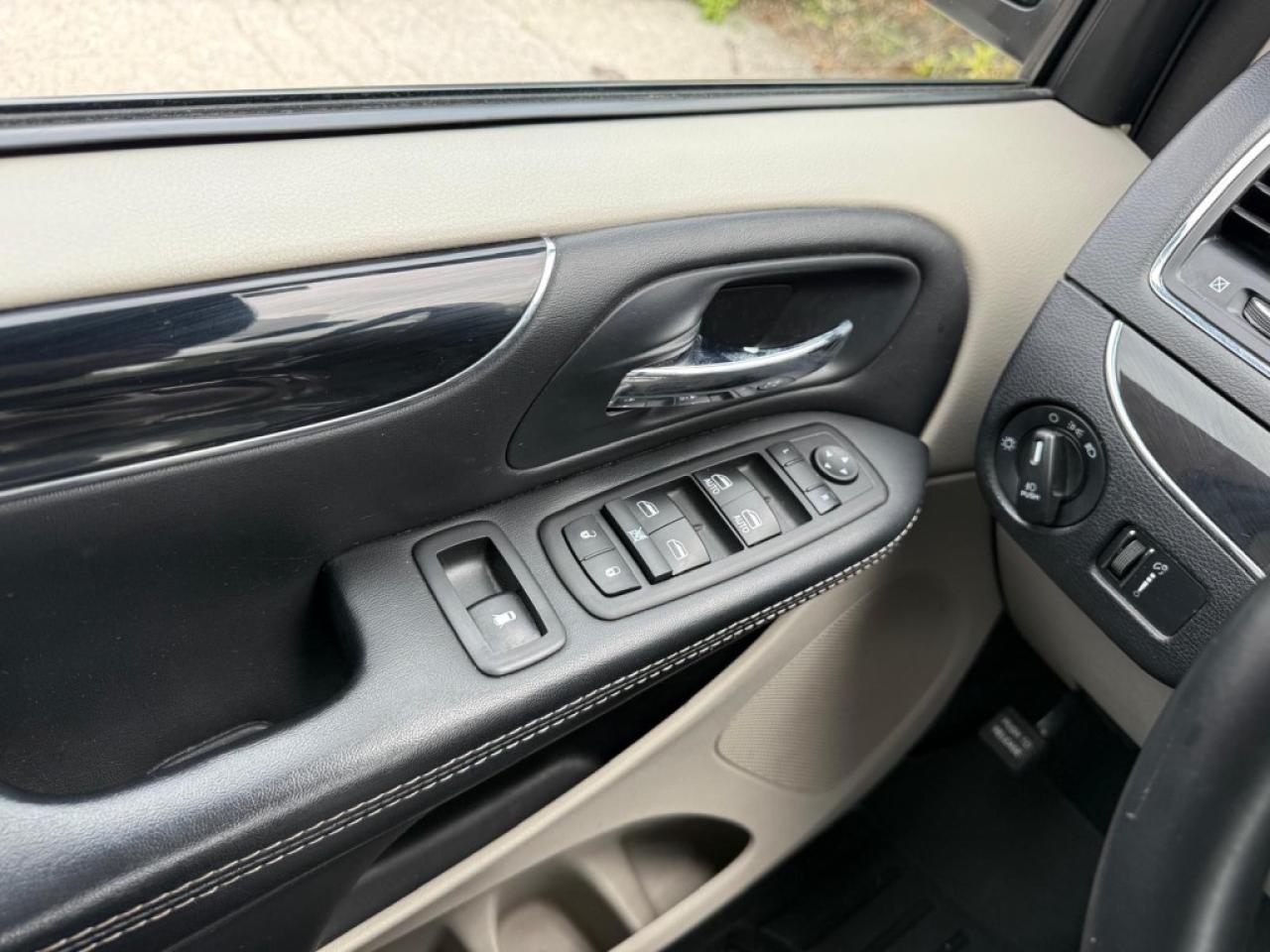 2016 Dodge Grand Caravan SXT PREMIUM PLUS| SUNROOF|NAVI|BACK-UP CAM|ALL POWER OPTIONS| - Photo #27
