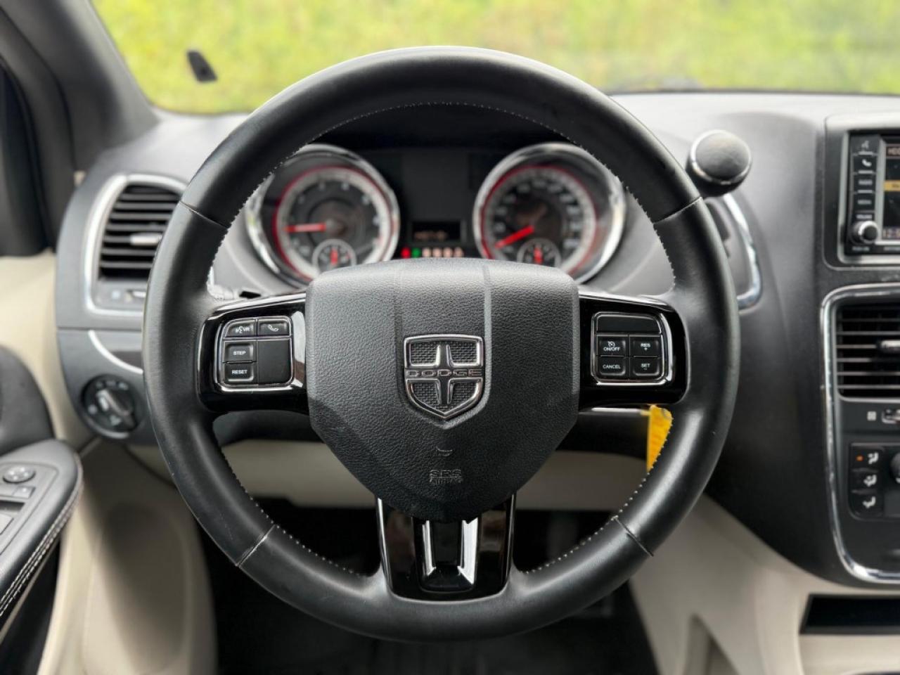 2016 Dodge Grand Caravan SXT PREMIUM PLUS| SUNROOF|NAVI|BACK-UP CAM|ALL POWER OPTIONS| - Photo #33