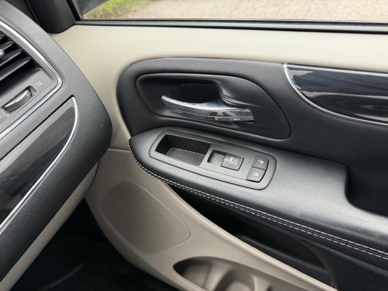 2016 Dodge Grand Caravan SXT PREMIUM PLUS| SUNROOF|NAVI|BACK-UP CAM|ALL POWER OPTIONS| - Photo #34