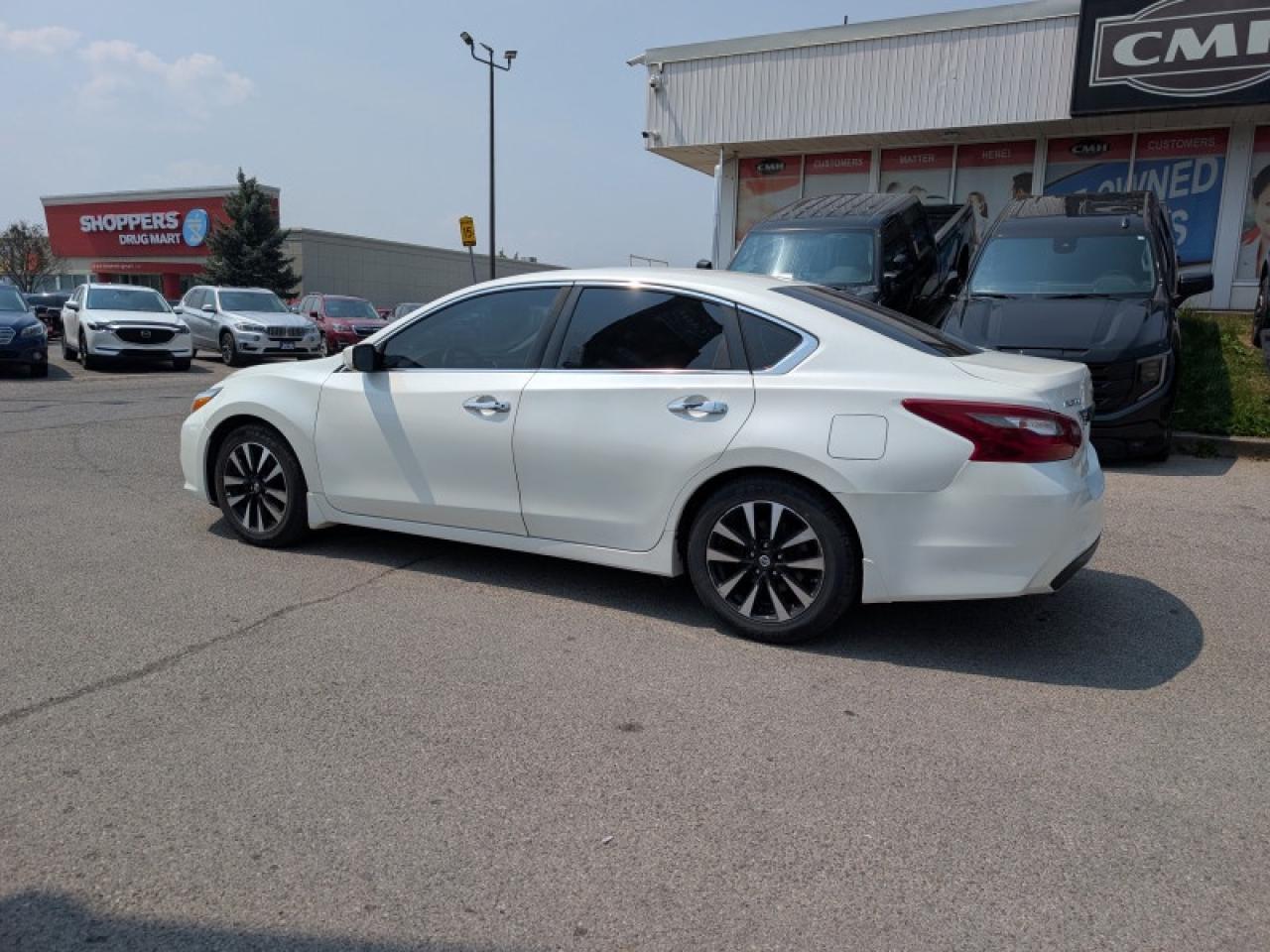 2018 Nissan Altima SV  **SUNROOF - HEATED SW** Photo2
