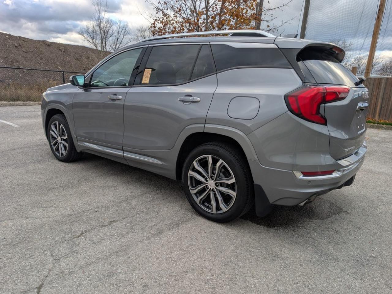 2020 GMC Terrain Denali  **ADVANCED SAFETY PKG - LOW KMS** Photo2