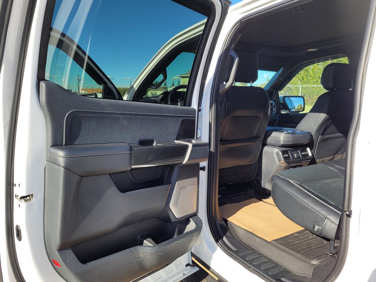 2023 Ford F-150 Lariat Photo5