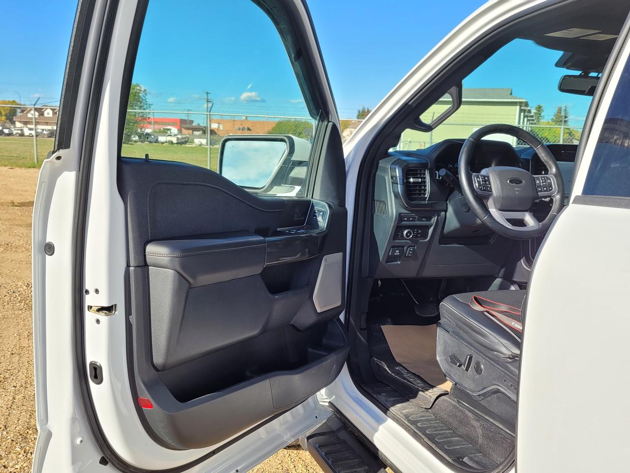 2023 Ford F-150 Lariat Photo5