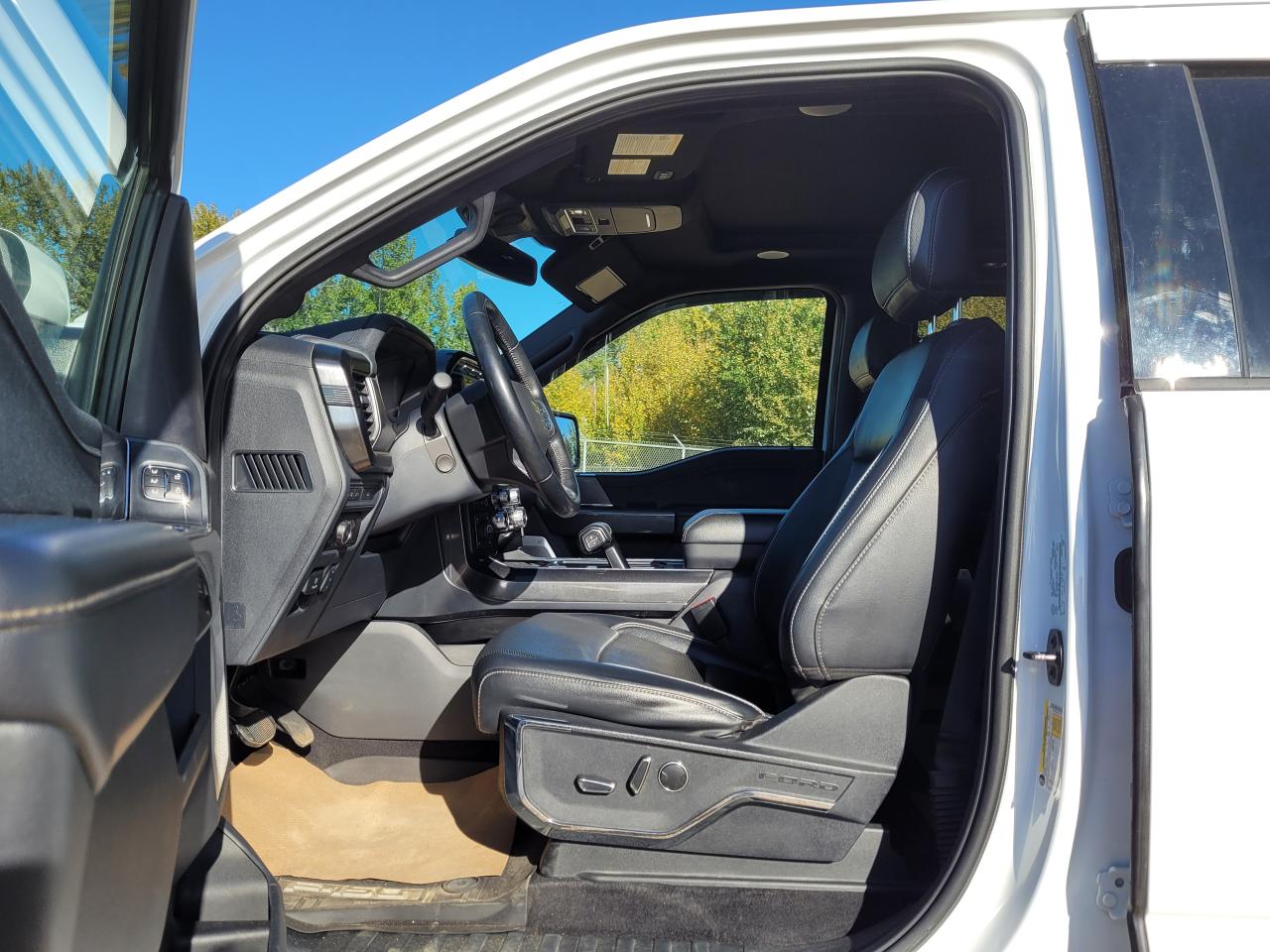 2023 Ford F-150 Lariat Photo5