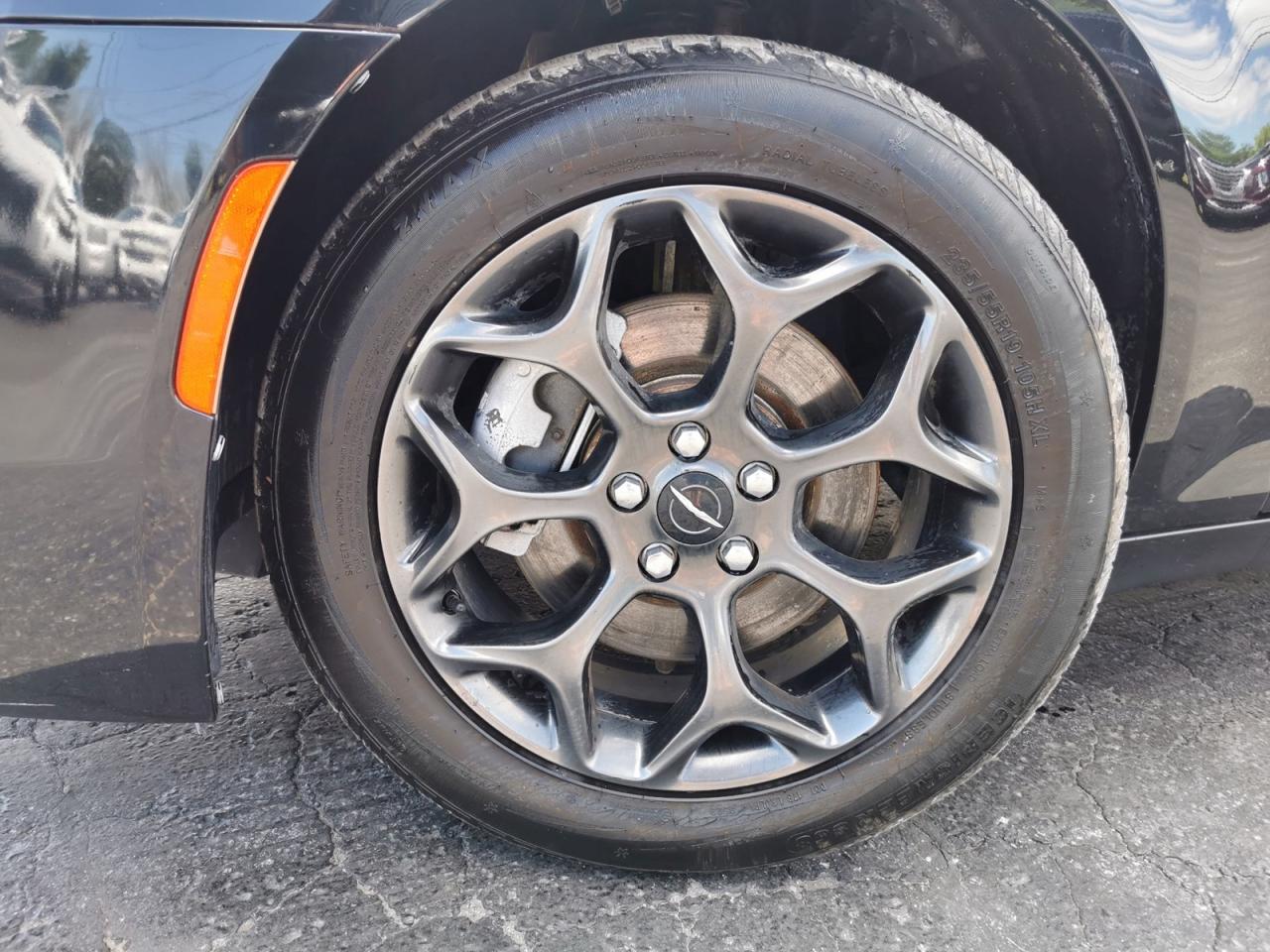 2018 Chrysler 300 S V6 - Photo #8