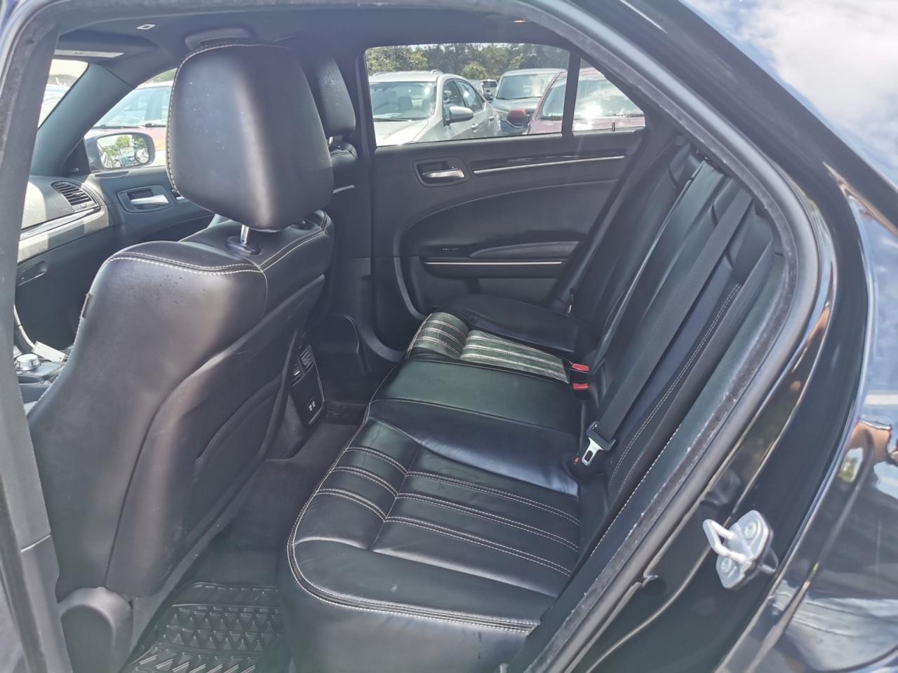 2018 Chrysler 300 S V6 - Photo #14