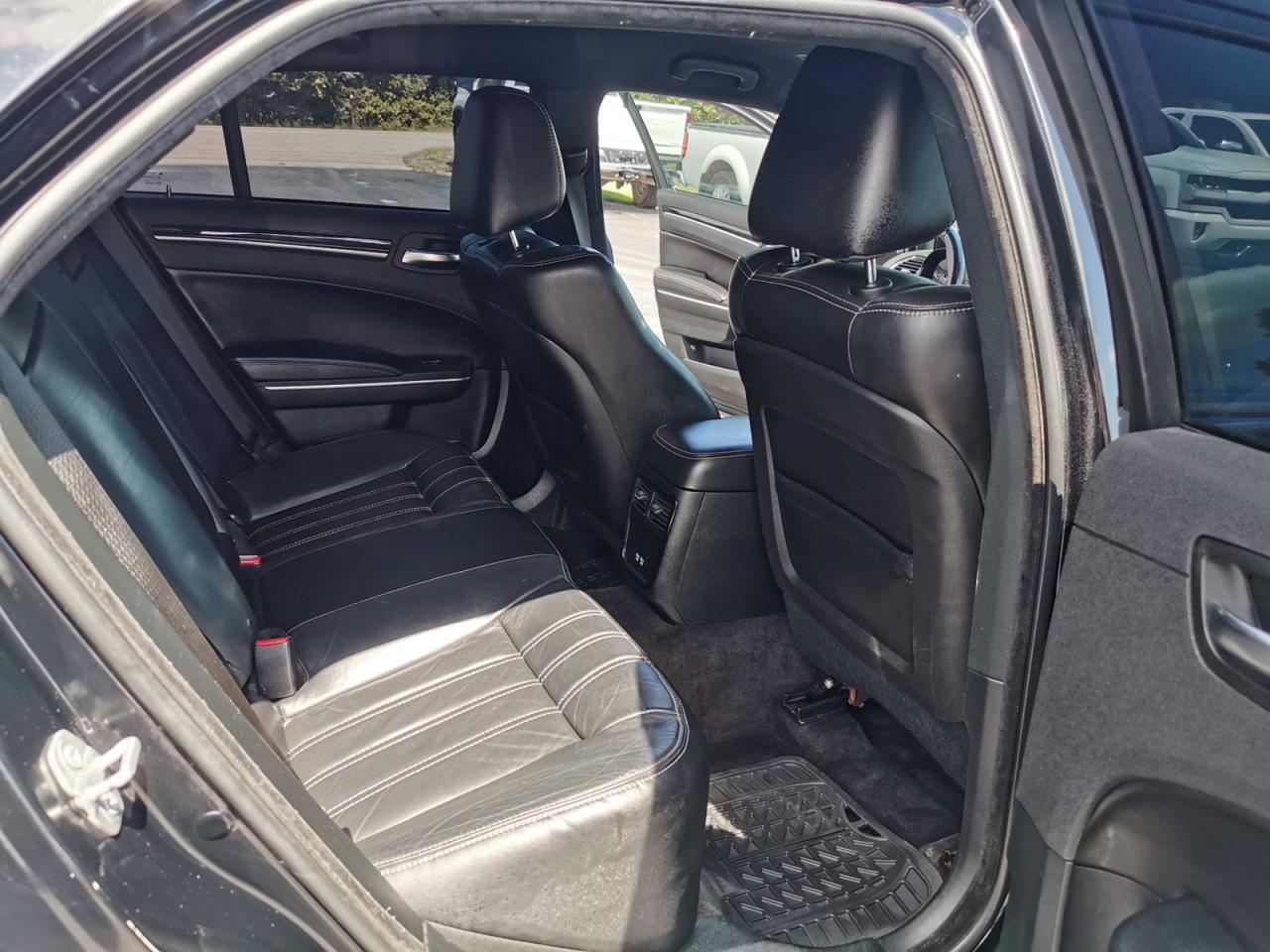 2018 Chrysler 300 S V6 - Photo #17