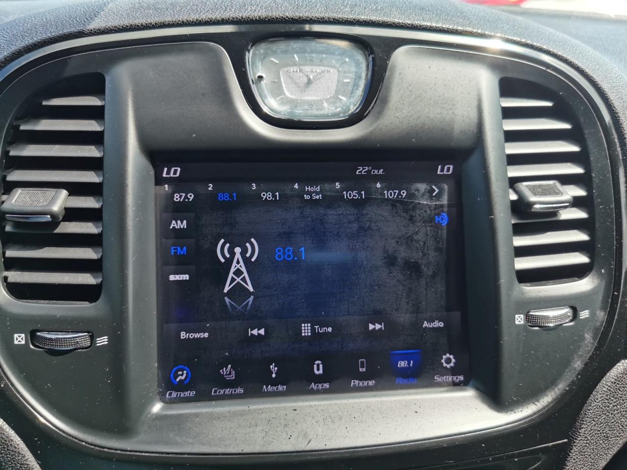 2018 Chrysler 300 S V6 - Photo #24