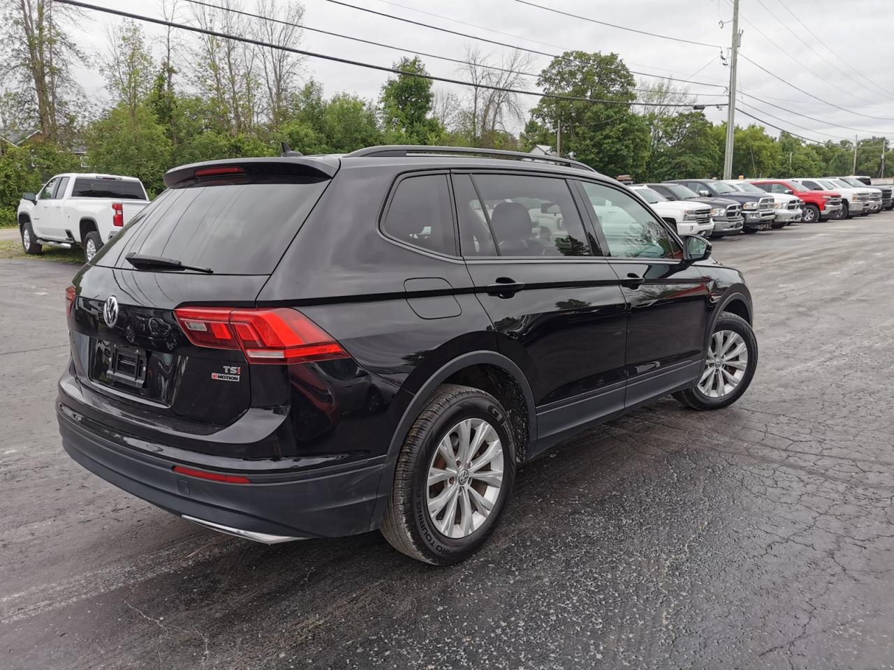 2018 Volkswagen Tiguan S 4Motion Photo4