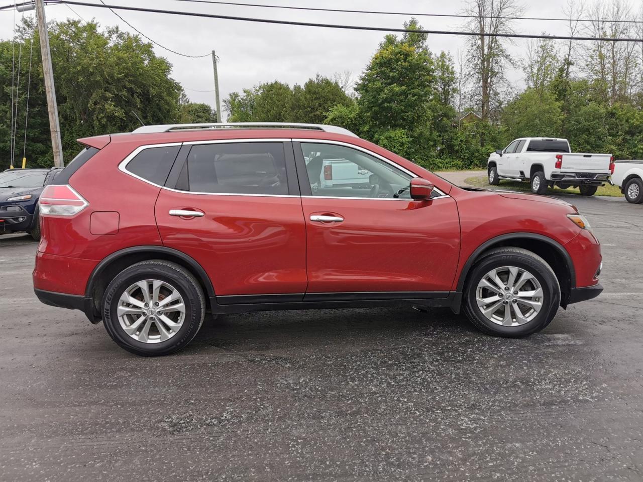 2015 Nissan Rogue SV - Photo #6