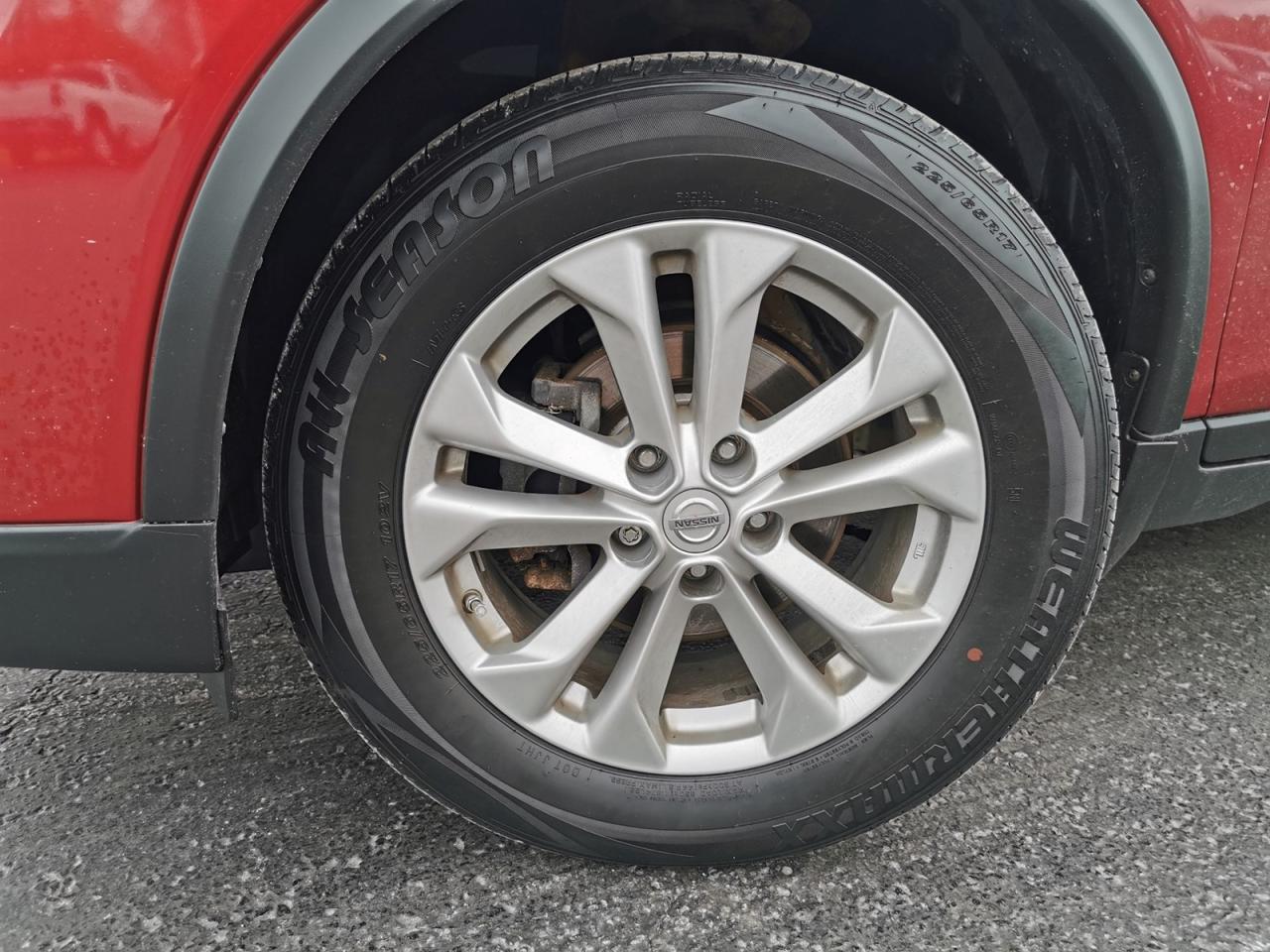 2015 Nissan Rogue SV - Photo #9
