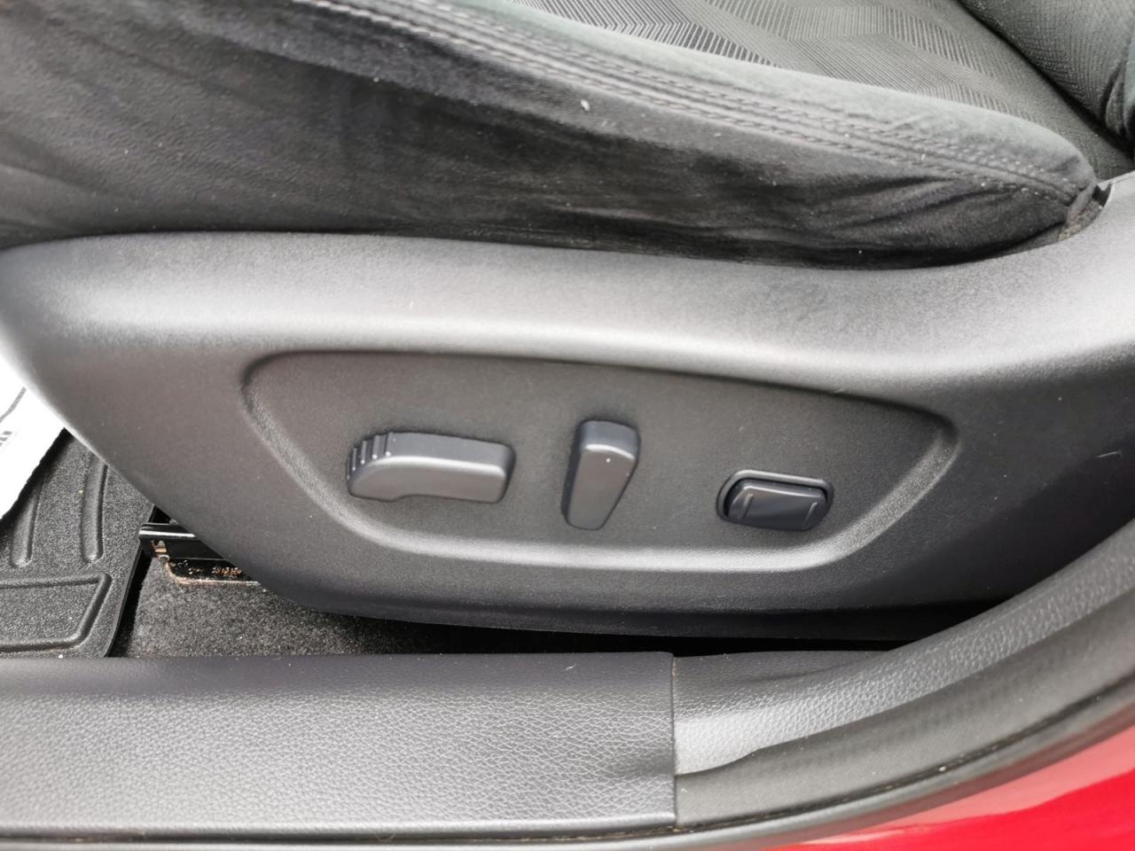 2015 Nissan Rogue SV - Photo #12