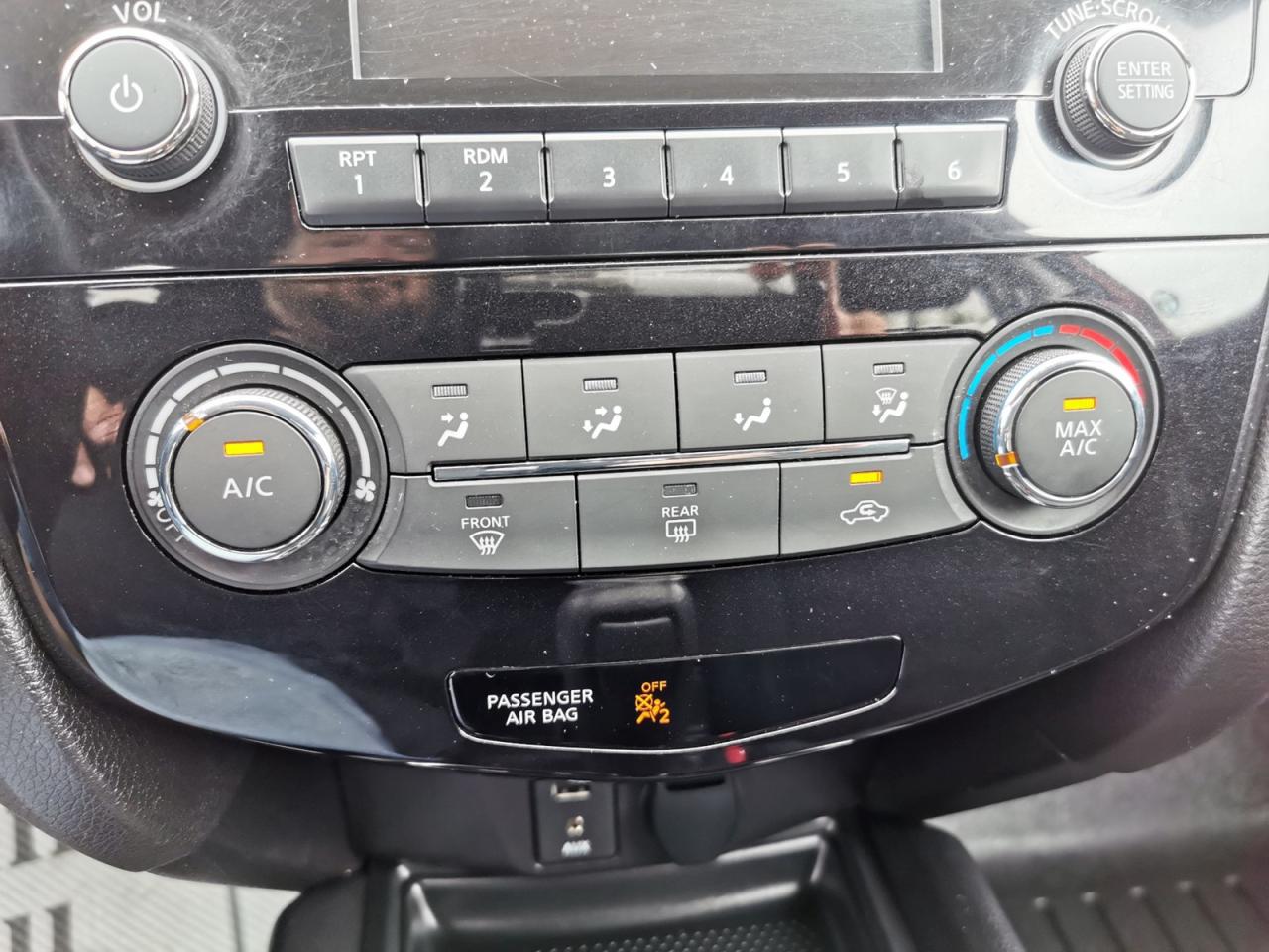 2015 Nissan Rogue SV - Photo #20