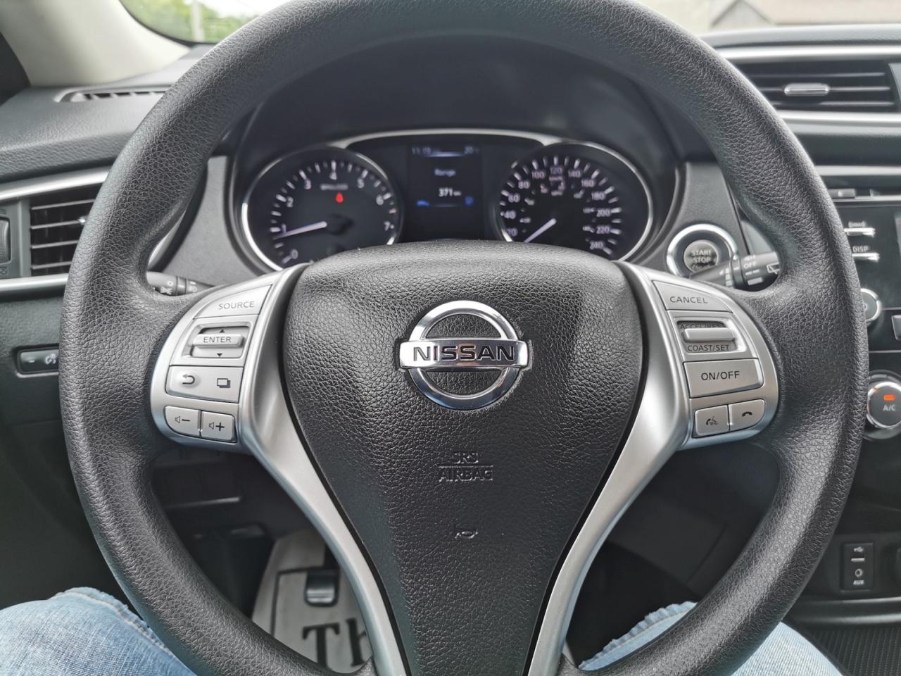 2015 Nissan Rogue SV - Photo #18