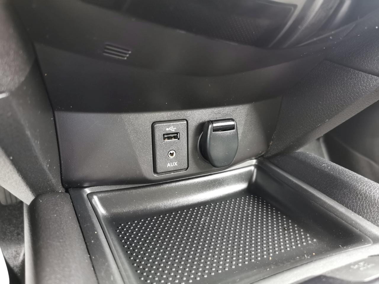 2015 Nissan Rogue SV - Photo #21