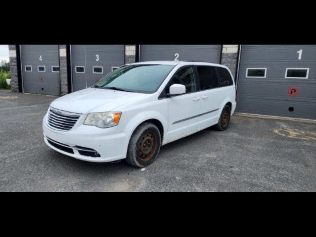 Used 2014 Chrysler Town & Country TOURING for sale in Drummondville, QC