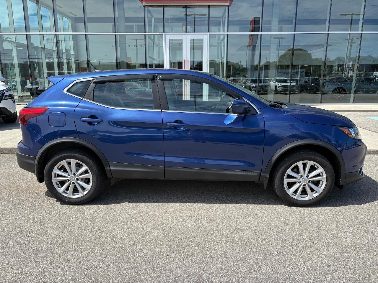 2018 Nissan Qashqai SV AWD Photo3