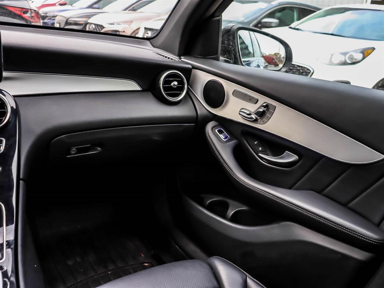 2022 Mercedes GLC 300 Photo