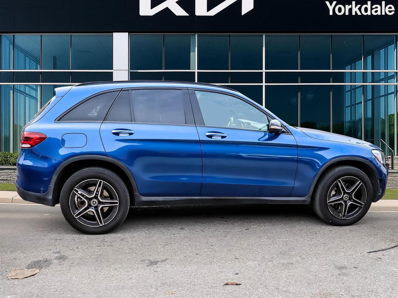 2022 Mercedes GLC 300 Photo2