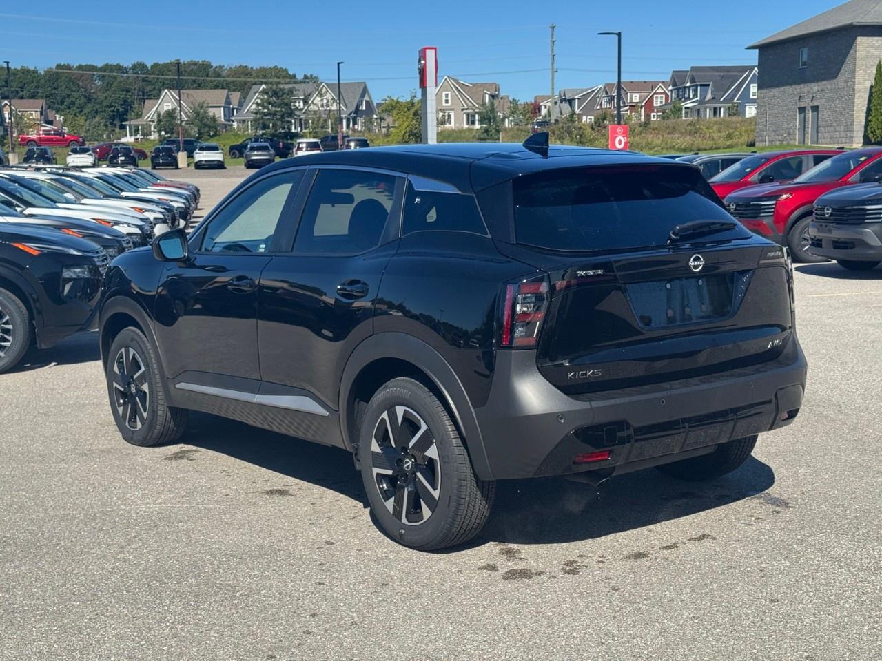 2025 Nissan Kicks SV AWD Photo