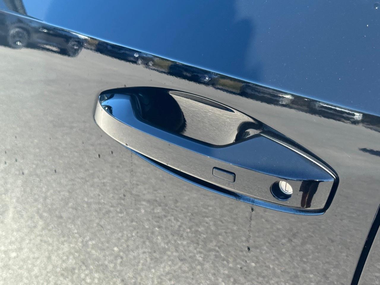 2025 Nissan Kicks SV AWD Photo
