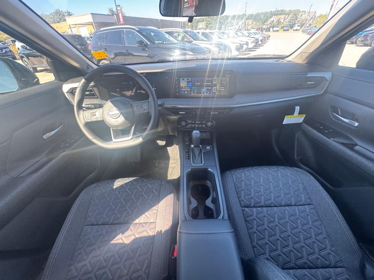 2025 Nissan Kicks SV AWD Photo