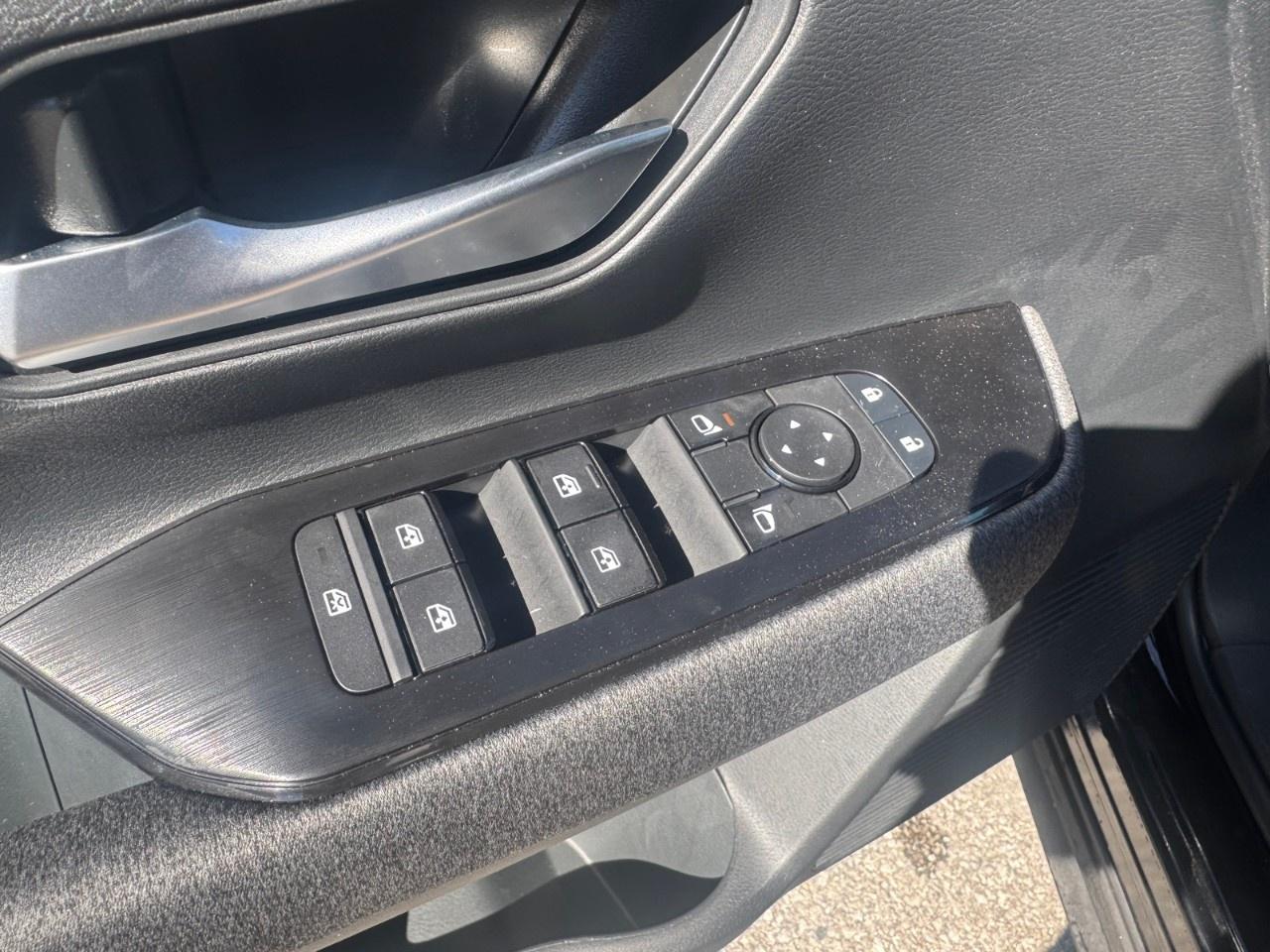 2025 Nissan Kicks SV AWD Photo