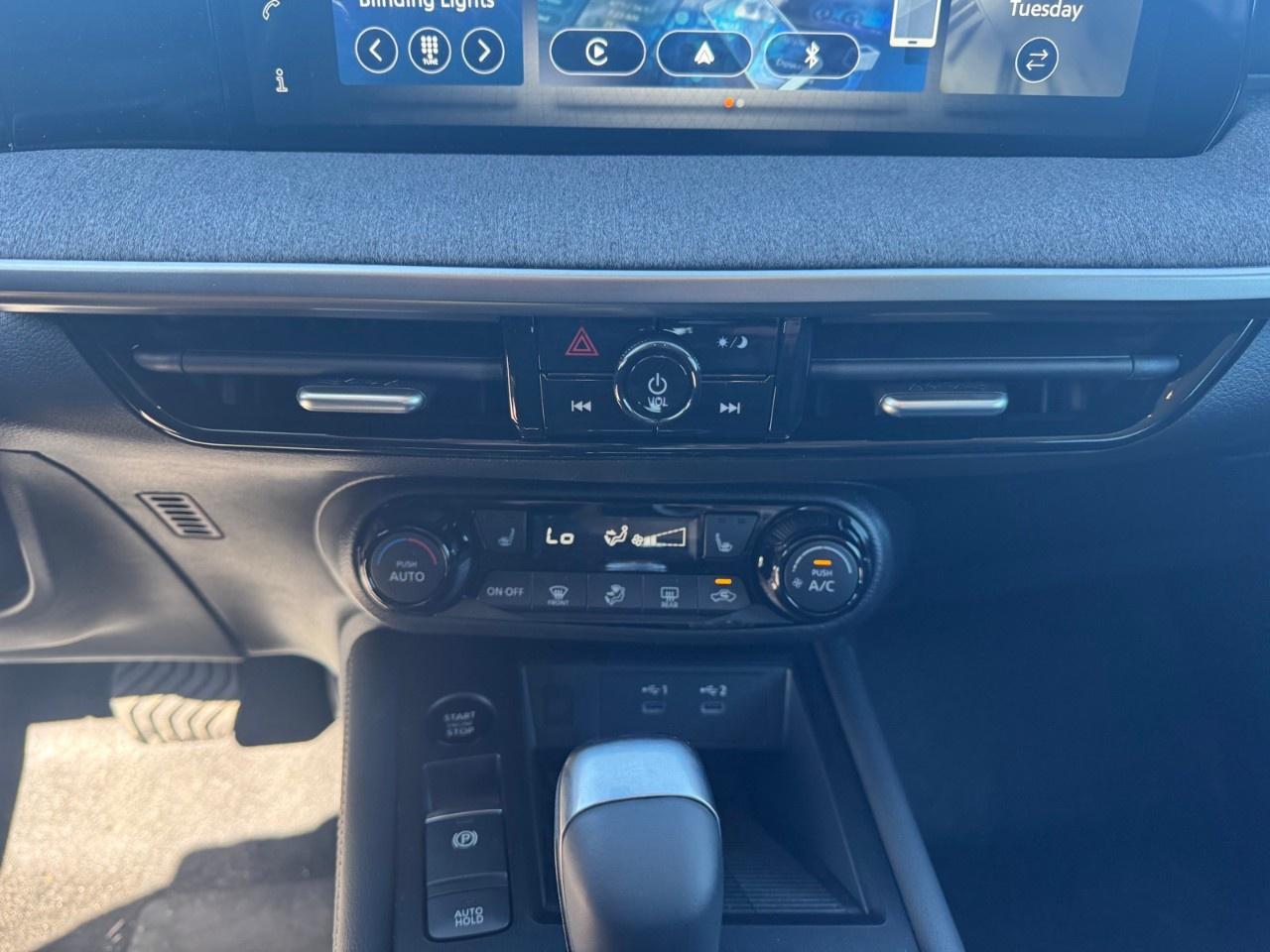 2025 Nissan Kicks SV AWD Photo